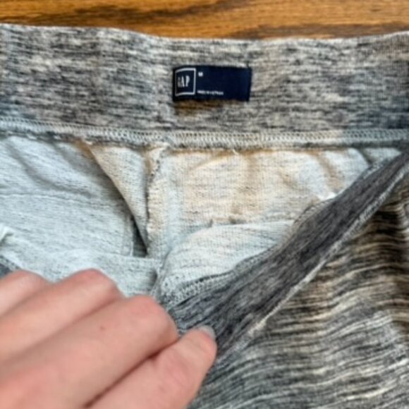 NWOT Gap Heather Gray Jogger with Zipper Pocket Closure Size: Medium - Picture 2 of 3